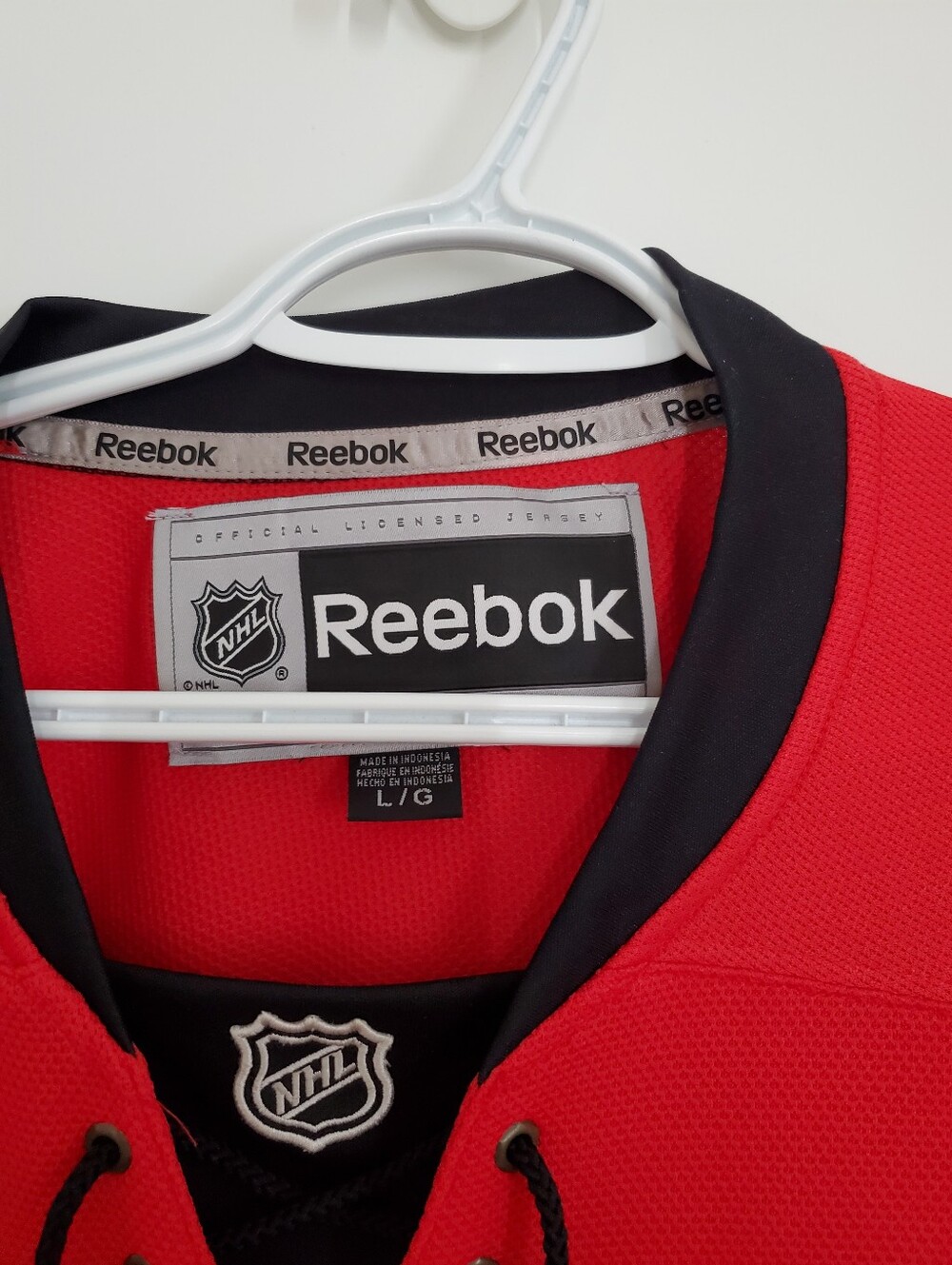 Calgary Flames Reebok Lace Up Jersey - Picture 3 of 3